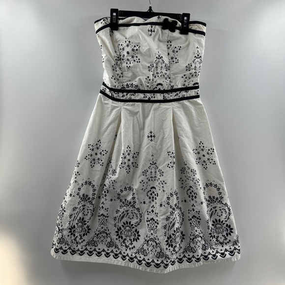 Studio Y Dresses & Skirts - Studio Y Strapless Black & White Dress Size Medium Fit & Flare